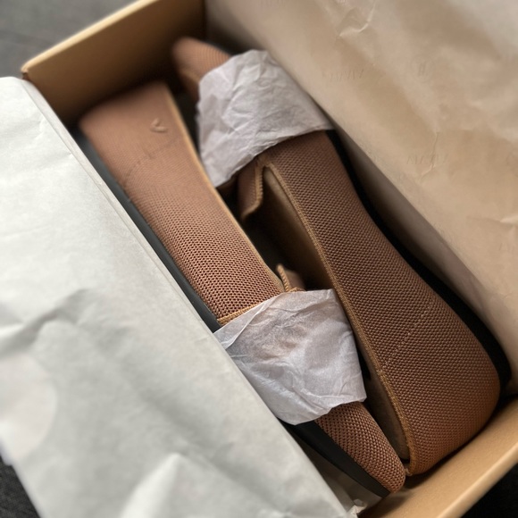 VIVAIA Pointed-Toe Bow Loafers - Picture 9 of 10